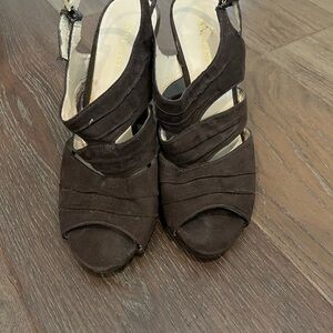 EUC Nine West WNRENZA Brown Sling Back Heels. Size 8.5